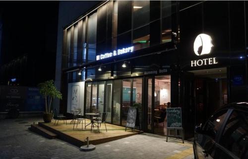 Seogyo-dong Hotel | Stylish Stay at Hotel The Designers Hongdae with Great Amenities