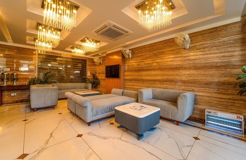 Katra Hotel | Discover Hotel The Grand Dewan: Family-Friendly Comfort