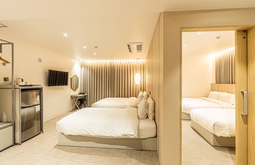 Seogwipo City Hotel | Eco-Friendly Hotel The Grang Seogwipo: Guest Rated 9.8