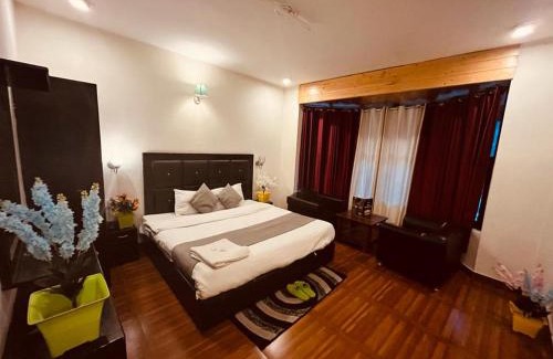 Manali Hotel | Family-Friendly Stays at Hotel The Hadimba Inn - 4-Star Comfort