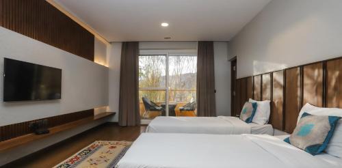 Leh Hotel | Inviting Stays at Hotel The Kaal: Pet Friendly & Dining
