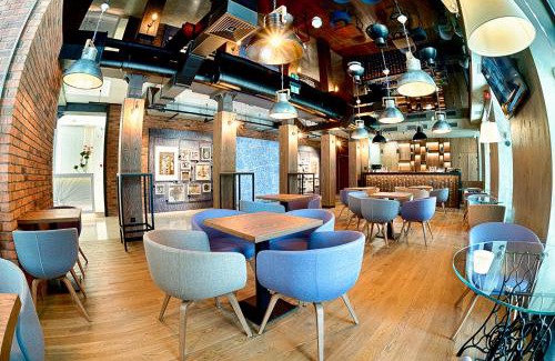 Baluty Hotel | Discover Hotel The Loom: 4-Star Stay with Pet-Friendly Perks