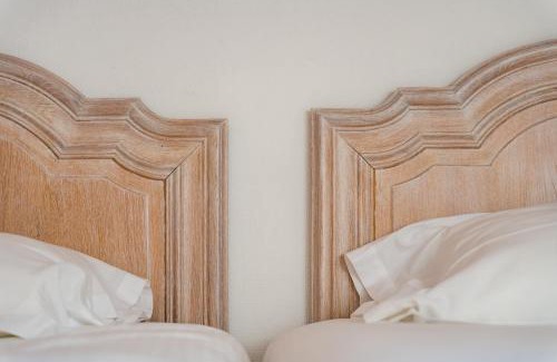 Vouille Hotel | Discover Hotel The Originals Château de Perigny with Ocean Views