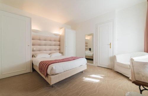 Vouille Hotel | Discover Hotel The Originals Château de Perigny with Ocean Views