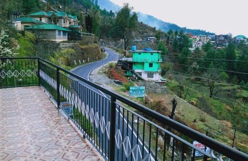 Sarahan Hotel | Cozy Hotel The Tragopan: Breakfast Included & Family-Friendly