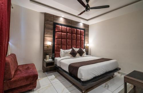 Katra Hotel | Budget-Friendly Stay at Hotel The Vaishvik with Breakfast