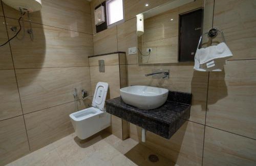 Katra Hotel | Budget-Friendly Stay at Hotel The Vaishvik with Breakfast