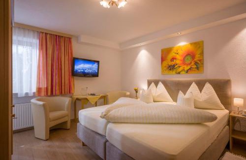 Sankt Johann in Tirol Hotel | Discover Hotel Theresia Garni: Rated 9.3 with Pet-Friendly Perks