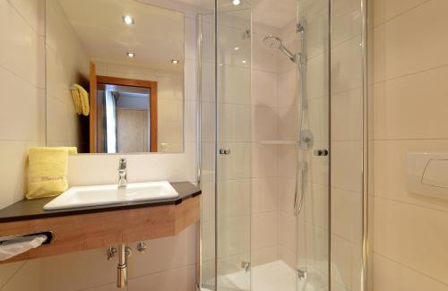Sankt Johann in Tirol Hotel | Discover Hotel Theresia Garni: Rated 9.3 with Pet-Friendly Perks