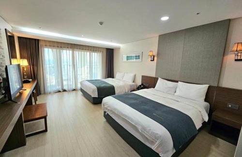 Yongin Hotel | Relax at Hotel Thesoom Forest with Oceanfront Views
