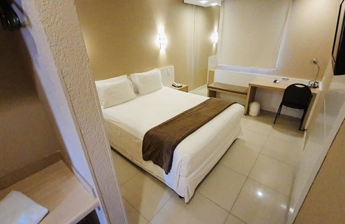 Maringa Hotel | Discover Comfort at Hotel Thomasi Maringa with Pool & Breakfast