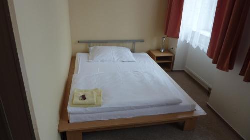 Policka Hotel | Hotel THT: Family-Friendly Stay with Great Dining Options