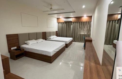 Harda Hotel | Hotel Tilak