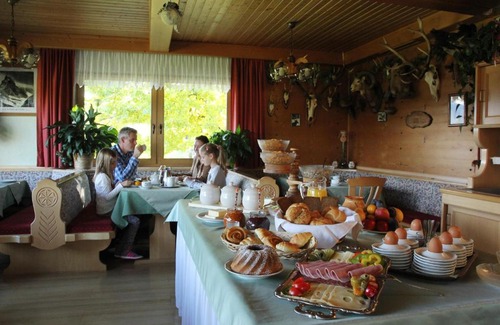 Ramsau am Dachstein Hotel | Highly Rated Hotel Tischlbergerhof: Pet Friendly & Pools