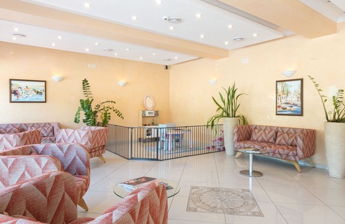 Dietikon District Hotel | Explore Comfort at Hotel Tivoli with Breakfast & Child Care