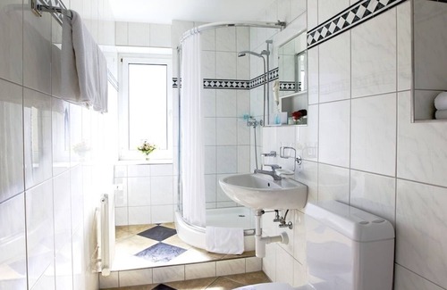 Dietikon District Hotel | Explore Comfort at Hotel Tivoli with Breakfast & Child Care