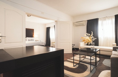 Puerto Madryn Hotel | Hotel Tolosa: Ocean View Retreat with Pool & Spa Amenities