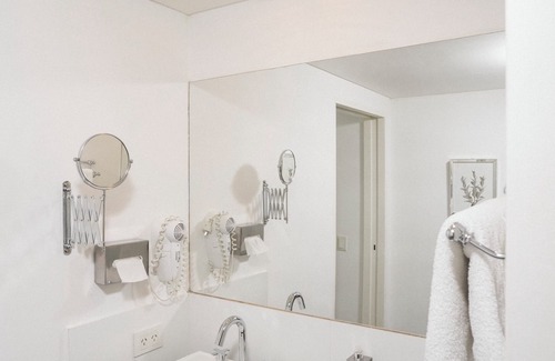 Puerto Madryn Hotel | Hotel Tolosa: Ocean View Retreat with Pool & Spa Amenities
