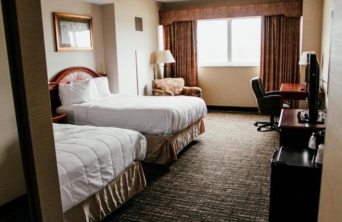 Topeka Hotel | Pet-Friendly Hotel Topeka at City Center with Pool Access