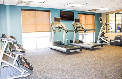 Topeka Hotel | Pet-Friendly Hotel Topeka at City Center with Pool Access