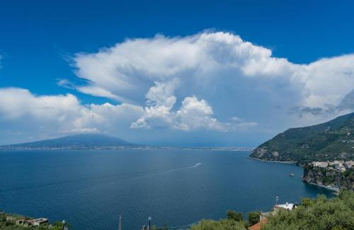 Monte Chiaro Hotel | Discover Hotel Torre Barbara: Oceanfront Escape with Pool