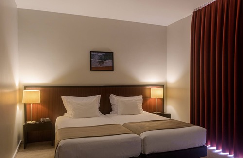 A Ver-o-Mar Hotel | Discover Hotel Torre Mar: Family-Friendly Retreat with Spa