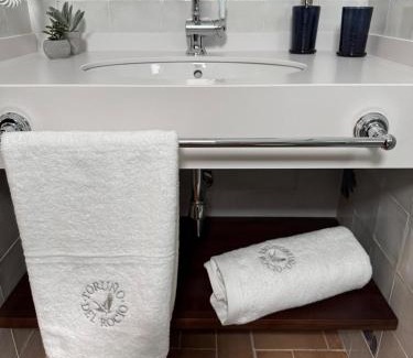 El Rocio Hotel | Relaxing Hotel Restaurante Toruño: Family-Friendly Dining