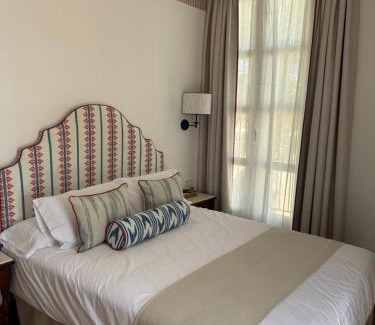 El Rocio Hotel | Relaxing Hotel Restaurante Toruño: Family-Friendly Dining