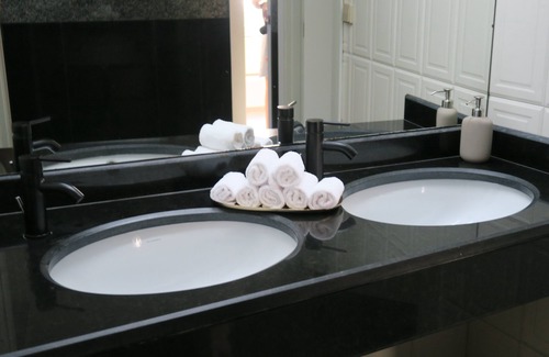 Guimaraes Hotel | Discover Comfort at Hotel Toural: 4-Star with Spa & Breakfast