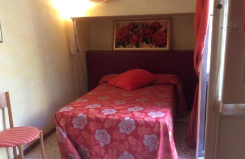 Santa Maria Novella Hotel | Discover Hotel Tourist House near Santa Maria Novella Square