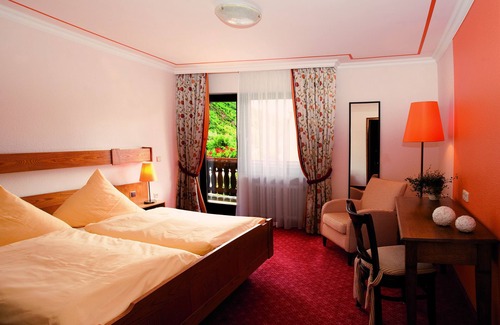 Loef Hotel | Hotel Traube: Family-Friendly Stay with Delicious Dining