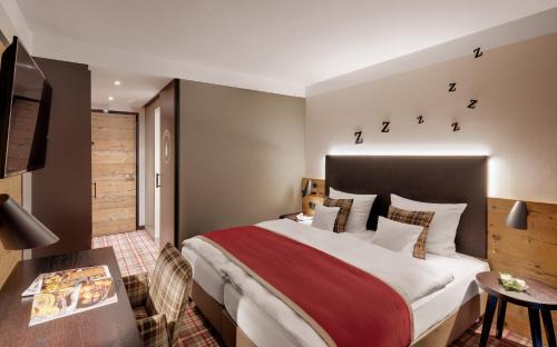 Unterneukirchen Hotel | Discover Hotel Traumschmiede: Rated 9/10 with Hot Tub & Dining
