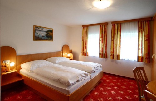 Desselbrunn Hotel | Discover Hotel Traunfall: Family-Friendly with Hot Tub & More