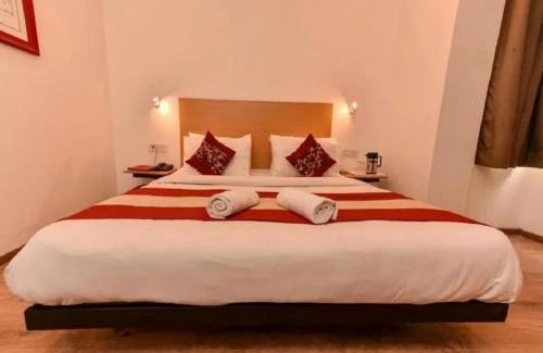 Pashim Vihar Hotel | Hotel Travana Stay