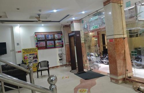Pashim Vihar Hotel | Hotel Travana Stay