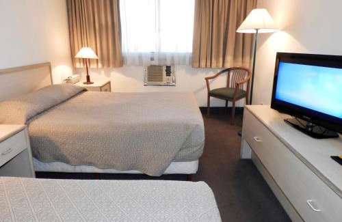 Tres Cruces Hotel | Inviting Stays at Hotel Tres Cruces with Hot Tub & Breakfast