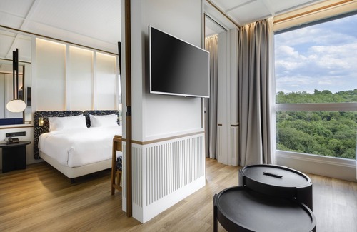 San Sebastian Hotel | Elegant Hotel Tres Reyes in San Sebastian with Pool & Spa