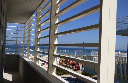 Igea Marina Hotel | Oceanfront Bliss at Hotel Trevi - Rated 9/10 by Guests