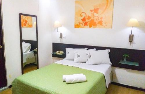 Centro Hotel | Budget-Friendly Hotel Trevi: Child-Friendly & Accessible Stay