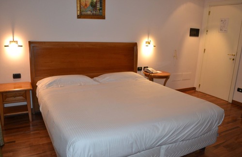 Cade-Gaida Hotel | Inviting Hotel Tricolore: Spa, Hot Tub & Family-Friendly