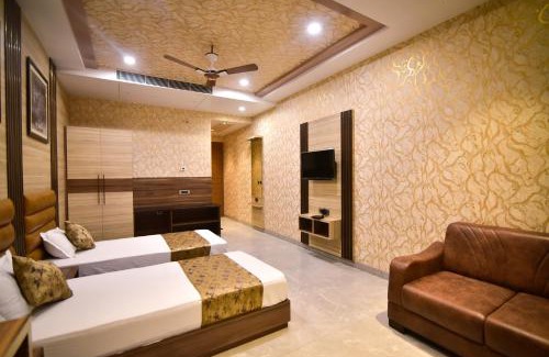Faizabad Hotel | Budget-Friendly Hotel Trimurti with Family Amenities