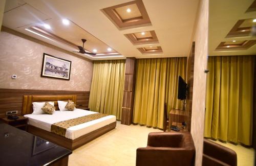Faizabad Hotel | Budget-Friendly Hotel Trimurti with Family Amenities