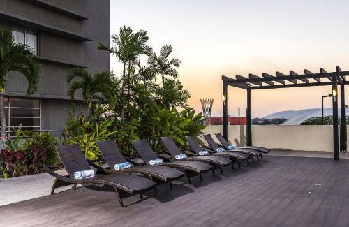 Cabudare Hotel | Elegant Hotel Trinitarias Suites with Oceanfront Pool & Spa
