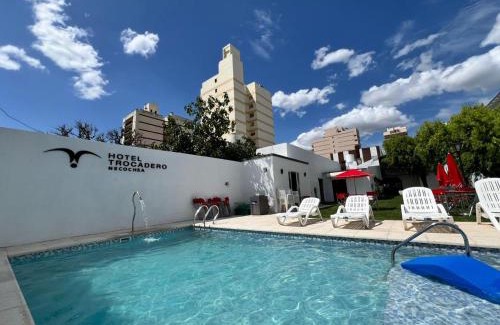 Necochea Hotel | Budget-Friendly Hotel Trocadero with Breakfast Included