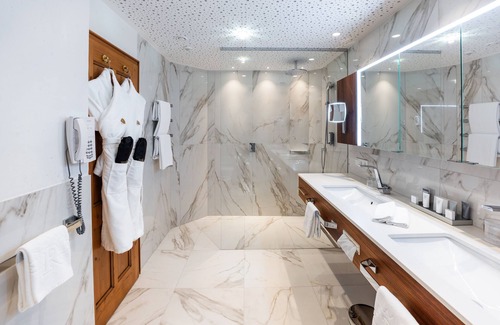 Ischgl Hotel | Elegant Hotel Trofana Royal: Amenities for Ultimate Relaxation