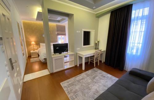 Kastoria Hotel | Discover HOTEL TSARSI: Family-Friendly with Breakfast Included