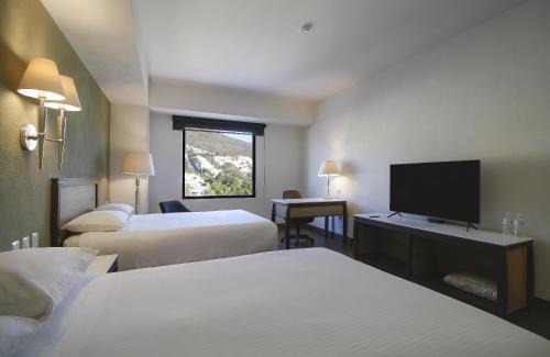 Morelia Hotel | Top-Rated Hotel Turotel Morelia with Pool & Ocean Views