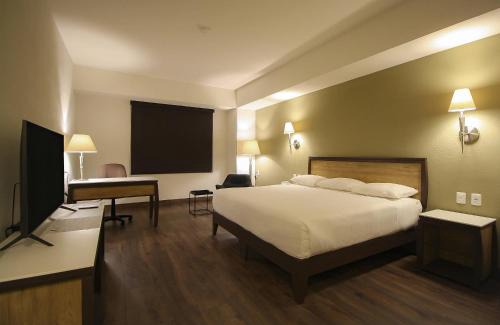 Morelia Hotel | Top-Rated Hotel Turotel Morelia with Pool & Ocean Views
