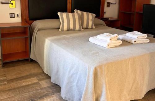 Gualeguaychu Hotel | Discover Hotel Tykua: Guest Rated 8/10 with Breakfast Included