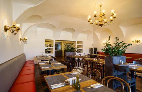 Zdar Nad Sazavou Hotel | Pet-Friendly Hotel U Labutě with Breakfast & Accessibility